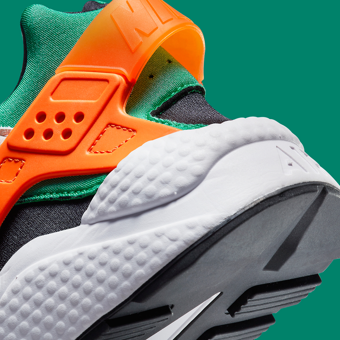 Hình ảnh mới nhất của đôi giày Nike Air Huarache Miami Hurricanes - 8