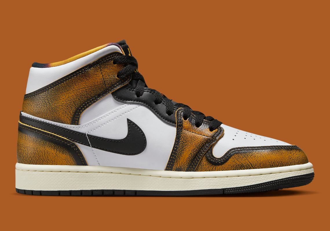 Hình ảnh mới nhất của giày sneaker Air Jordan 1 Mid Wear-Away màu cam  - 3