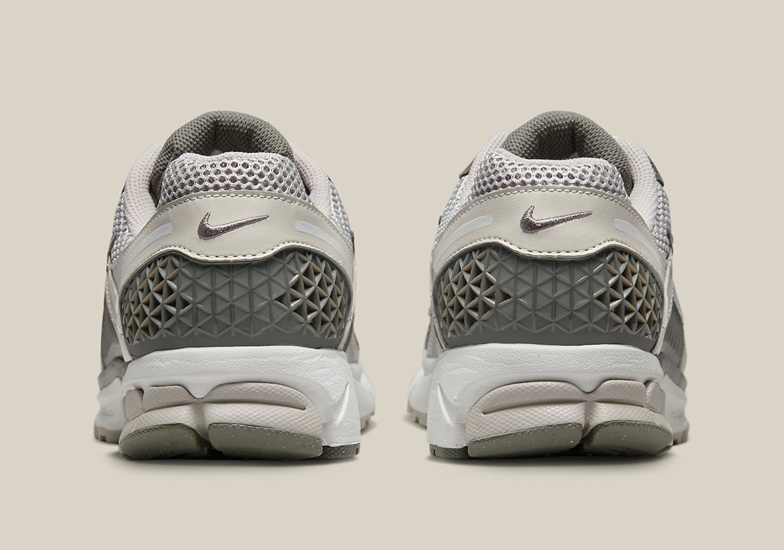 Hình ảnh mới nhất của mẫu giày sneaker Nike Zoom Vomero 5 - 5