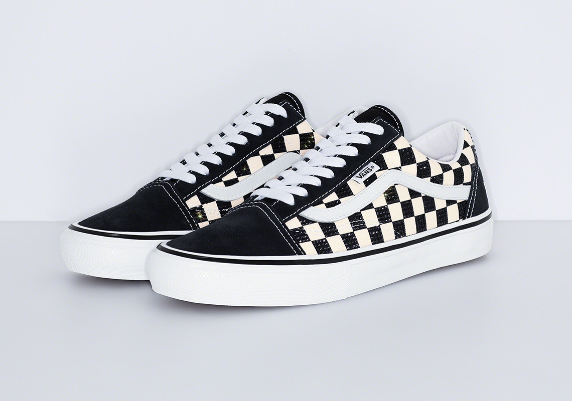 Hình ảnh mới nhất của mẫu giày Supreme Swarovski Vans Old Skool - 5