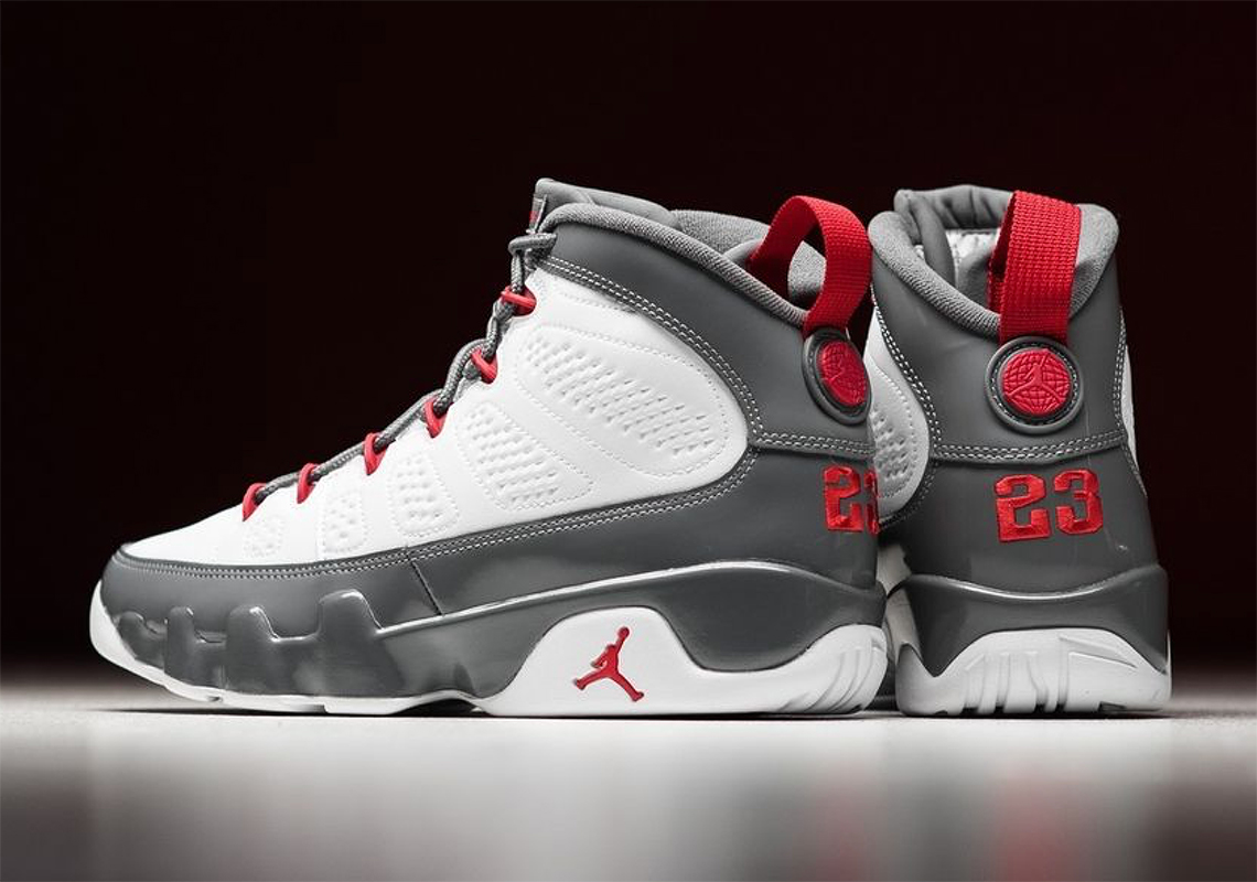 Hình ảnh mới nhất của mẫu sneaker Air Jordan 9 Fire Red - 1