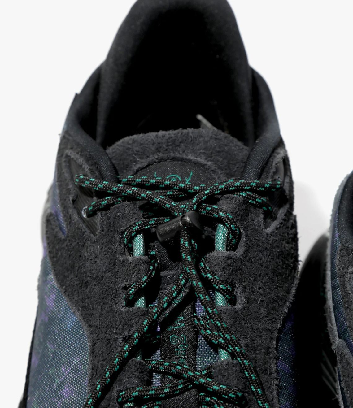 Hình ảnh mới nhất của mẫu sneaker South2 West8 x Reebok Zig Kinetica Edge 25 - 10