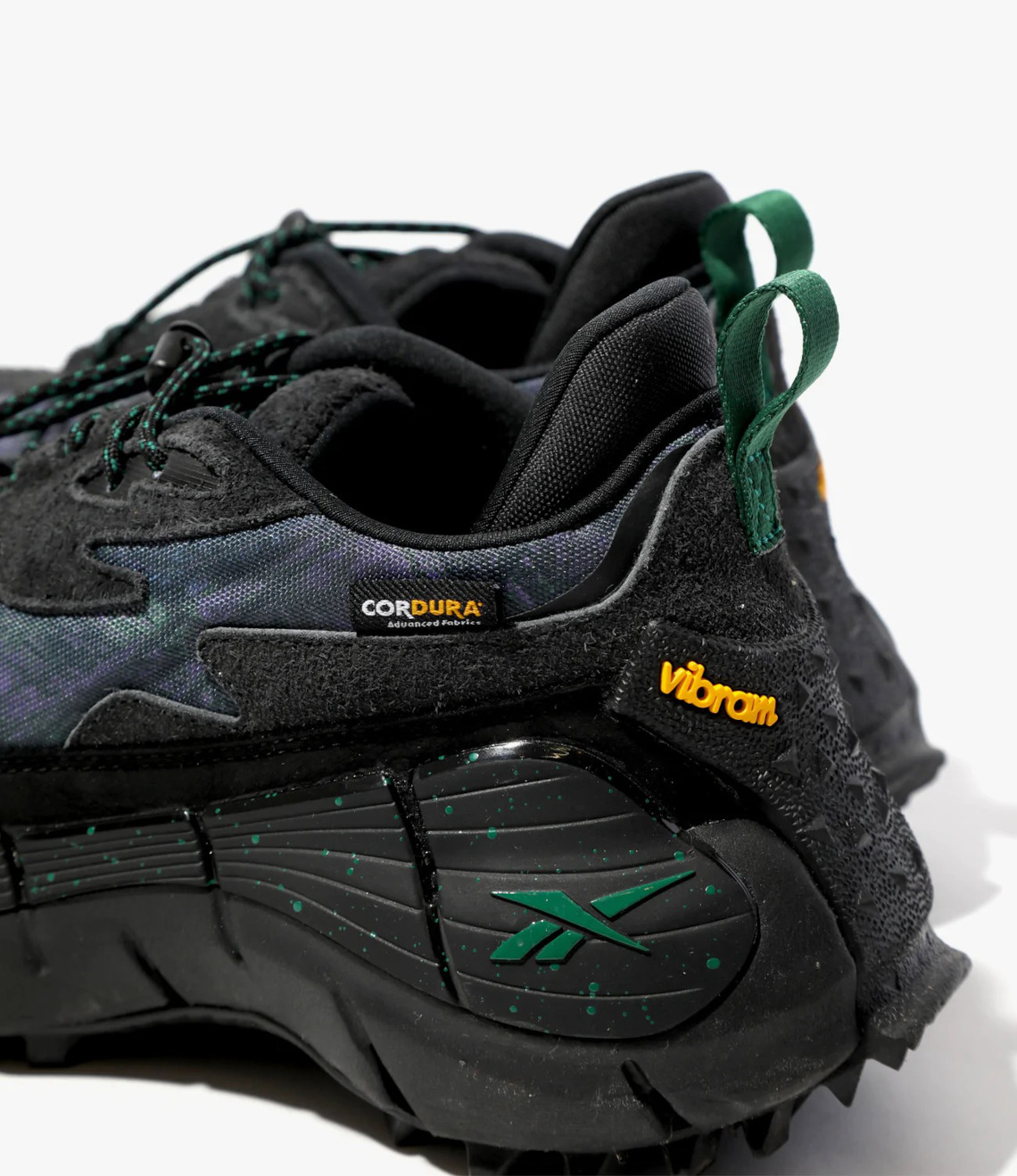 Hình ảnh mới nhất của mẫu sneaker South2 West8 x Reebok Zig Kinetica Edge 25 - 7