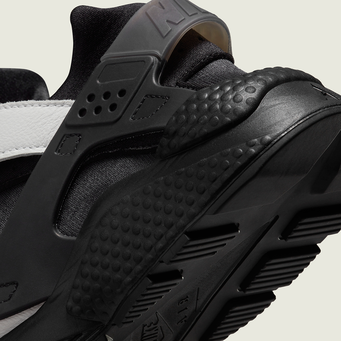 Hình ảnh mới nhất mẫu giày Nike Air Huarache White/Black - 7