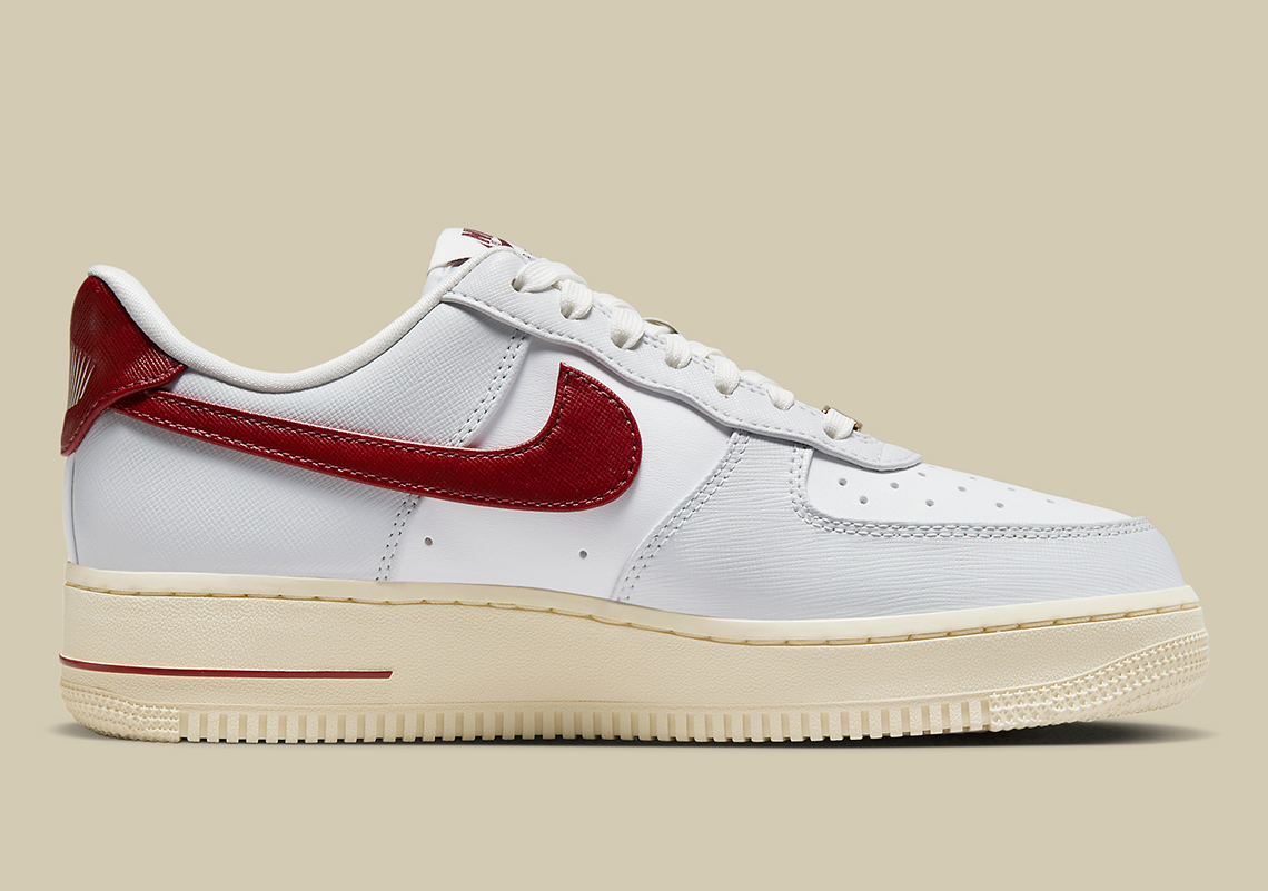 Hình ảnh mới nhất của đôi sneaker Nike Air Force 1 Swoosh Pocket - 4