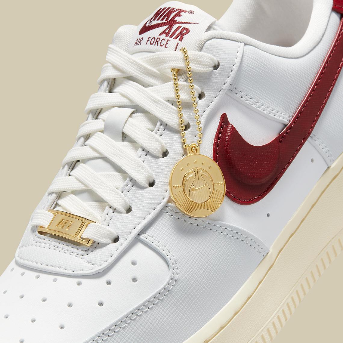 Hình ảnh mới nhất của đôi sneaker Nike Air Force 1 Swoosh Pocket - 8