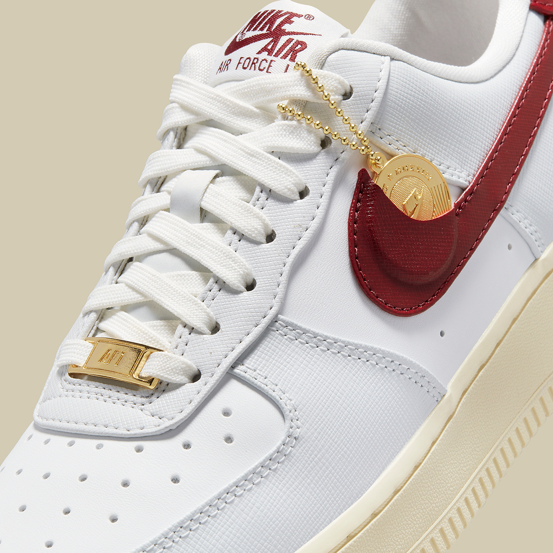 Hình ảnh mới nhất của đôi sneaker Nike Air Force 1 Swoosh Pocket - 9