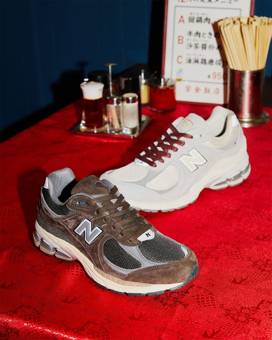 Hình ảnh ra mắt của mẫu sneaker New Balance Lunar New Year 2023 - 6