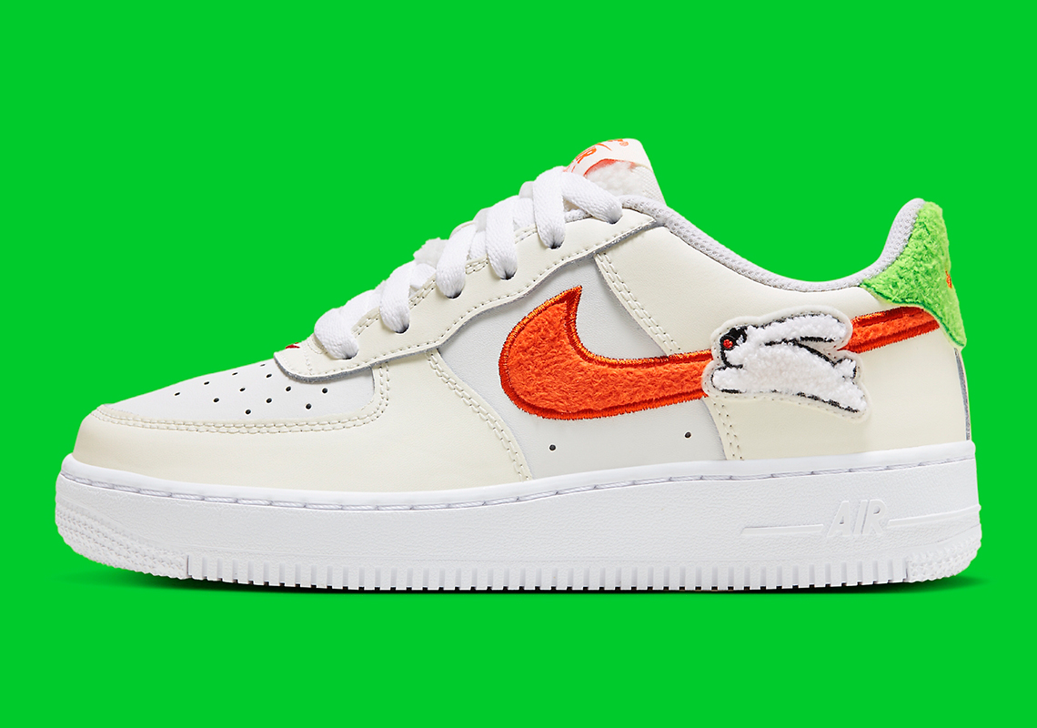 Hình minh họa chủ đề thiên nhiên xuất hiện trên Nike Air Force 1 Low trẻ em này - 2