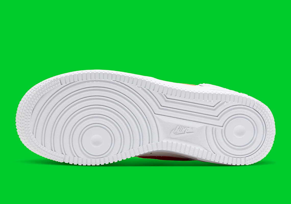 Hình minh họa chủ đề thiên nhiên xuất hiện trên Nike Air Force 1 Low trẻ em này - 6