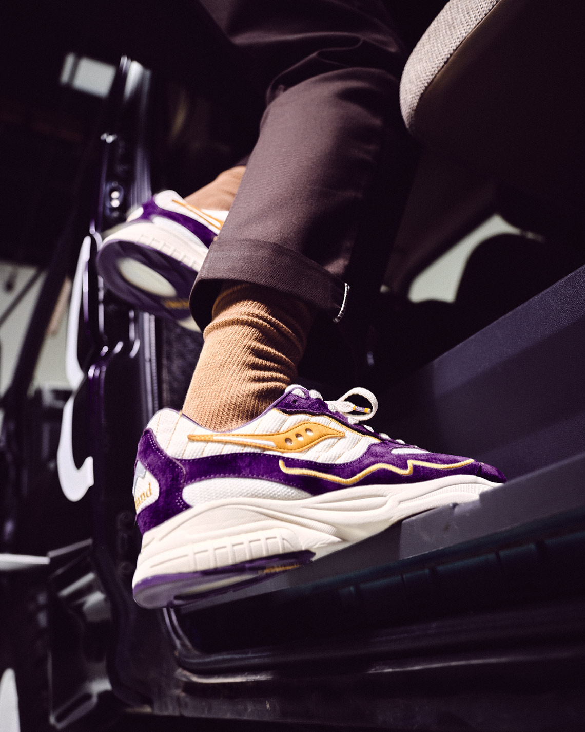 Hợp Tác Đặc Biệt: Claima Stories và Saucony Ra Mắt '3D Grid Hurricane' - 9