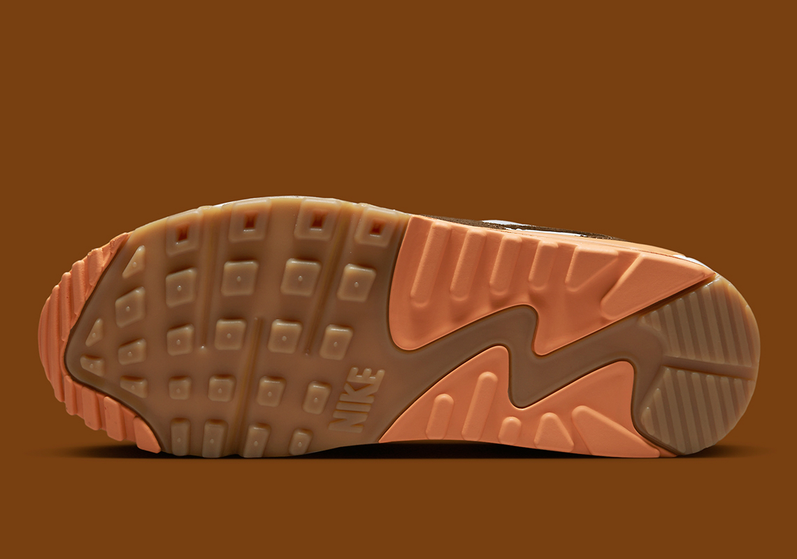 Hương vị đào và sô cô la kết hợp với Corduroy trong Nike Air Max 90 mới nhất - 4