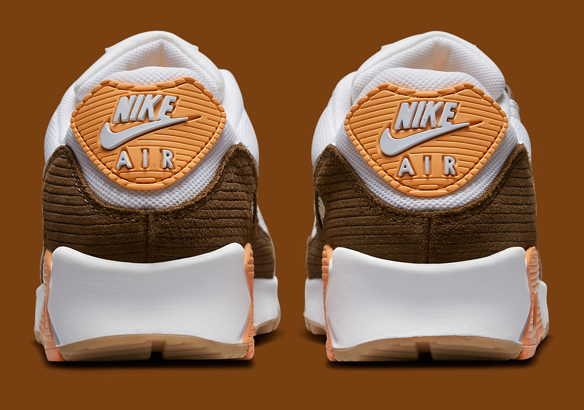 Hương vị đào và sô cô la kết hợp với Corduroy trong Nike Air Max 90 mới nhất - 5