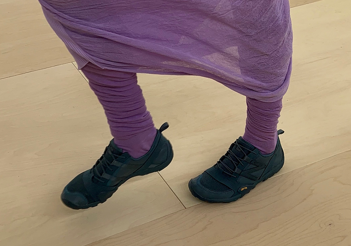 Issey Miyake và New Balance Hợp Tác: Sự Kết Hợp Độc Đáo Trong Thế Giới Sneaker - 4