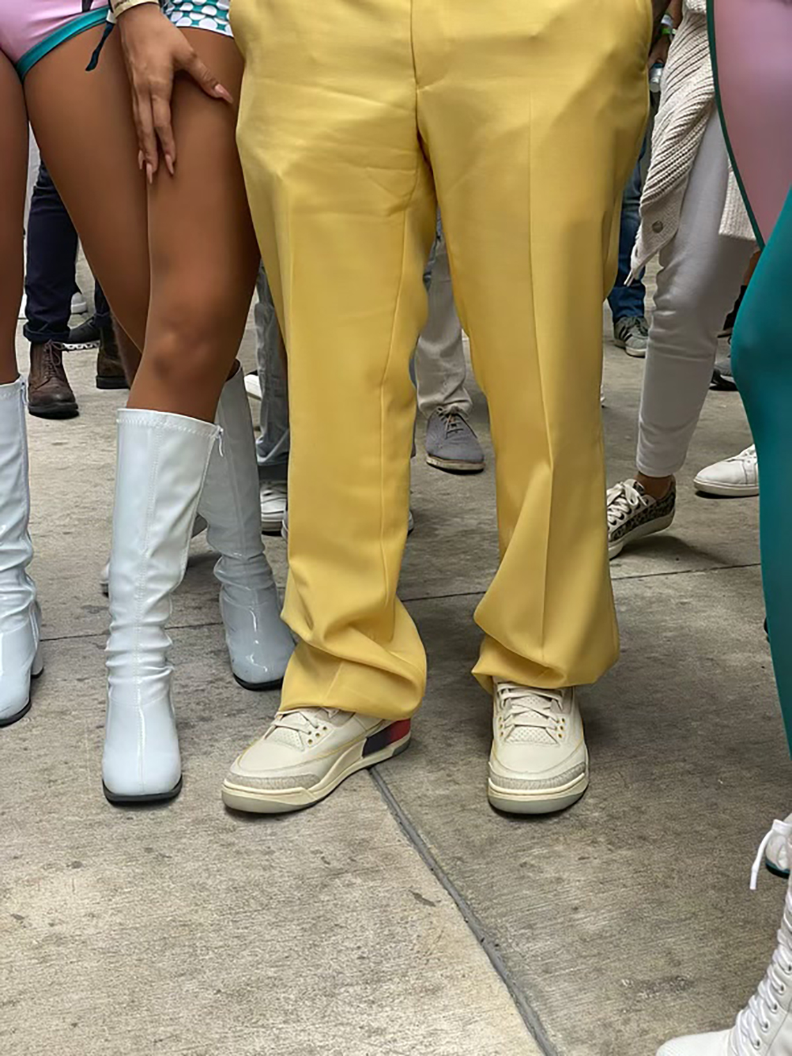 J Balvin và Air Jordan 3 sẽ được phát hành vào ngày 2/9/2023 - 10