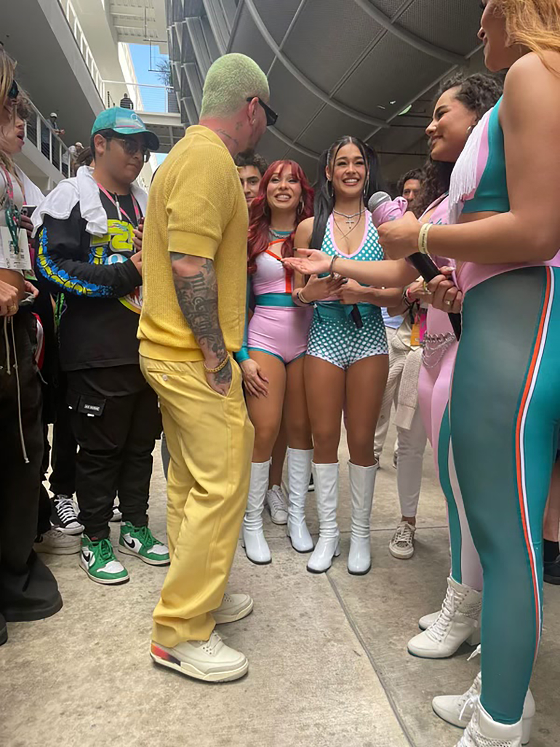 J Balvin và Air Jordan 3 sẽ được phát hành vào ngày 2/9/2023 - 16