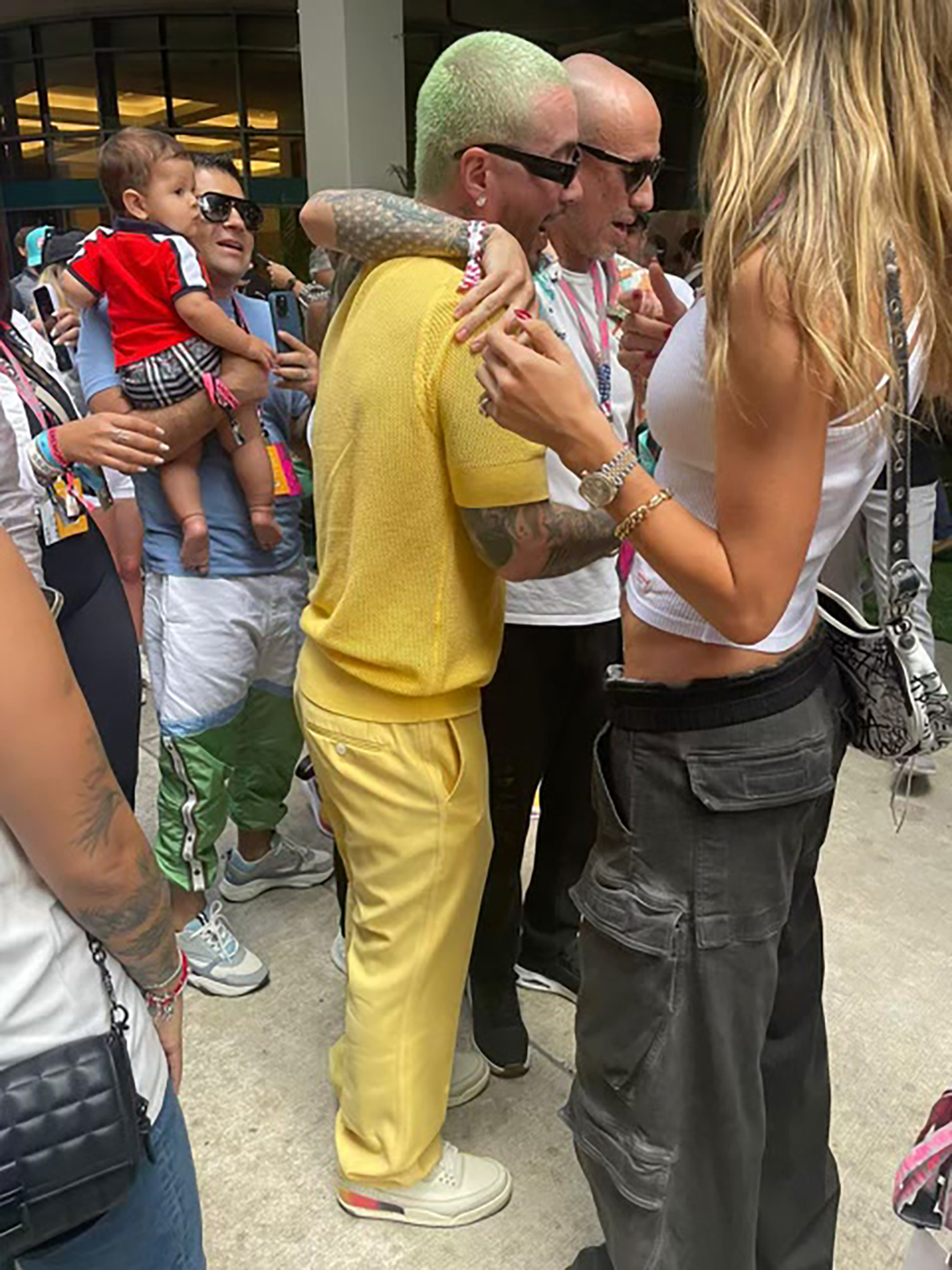 J Balvin và Air Jordan 3 sẽ được phát hành vào ngày 2/9/2023 - 17