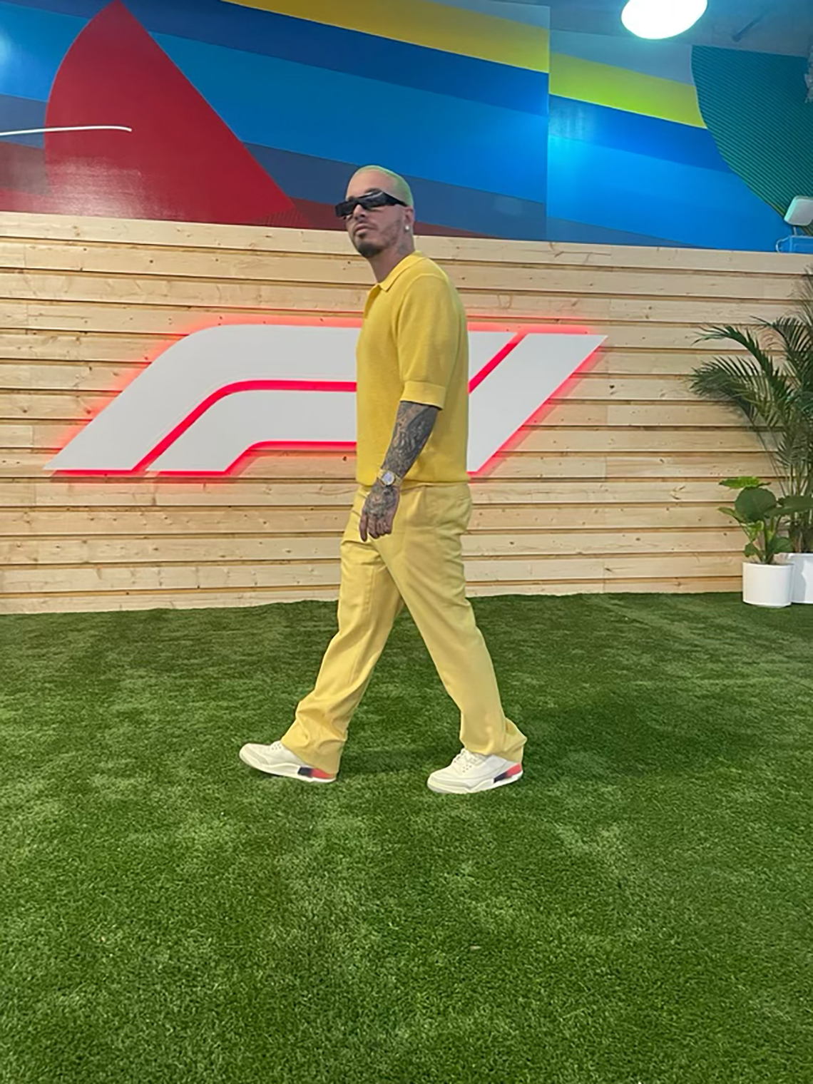 J Balvin và Air Jordan 3 sẽ được phát hành vào ngày 2/9/2023 - 9