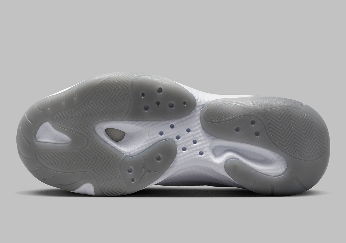 Jordan 11 Low của Nike có các phối màu tương tự các phiên bản Cement Grey trước đó - 5