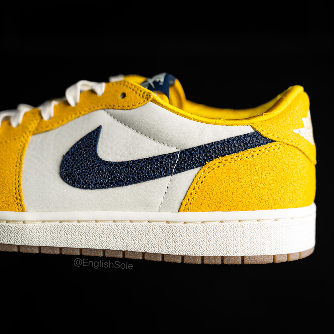 Jordan Brand tặng phiên bản đặc biệt Air Jordan 1 Low OG PE cho đội bóng Michigan Wolverines - 10