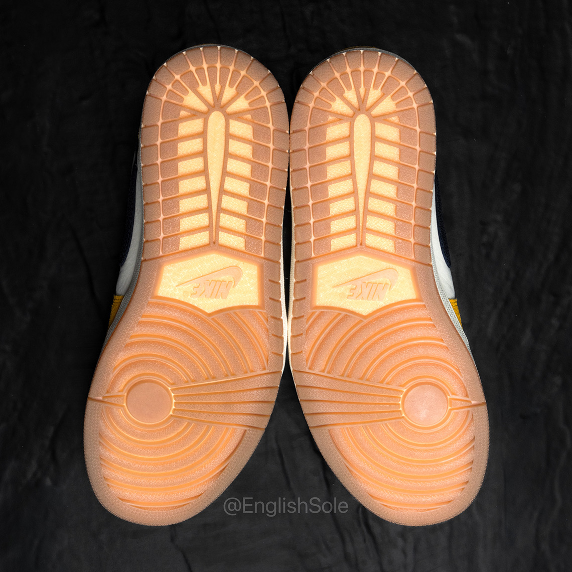 Jordan Brand tặng phiên bản đặc biệt Air Jordan 1 Low OG PE cho đội bóng Michigan Wolverines - 5