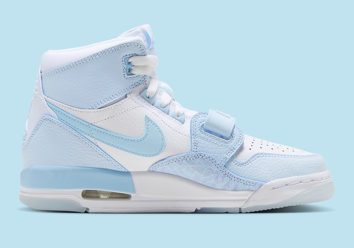 Jordan Legacy 312 White/Arctic Blue: Phối màu độc đáo dành cho mùa đông, giá chỉ 100 USD! - 3