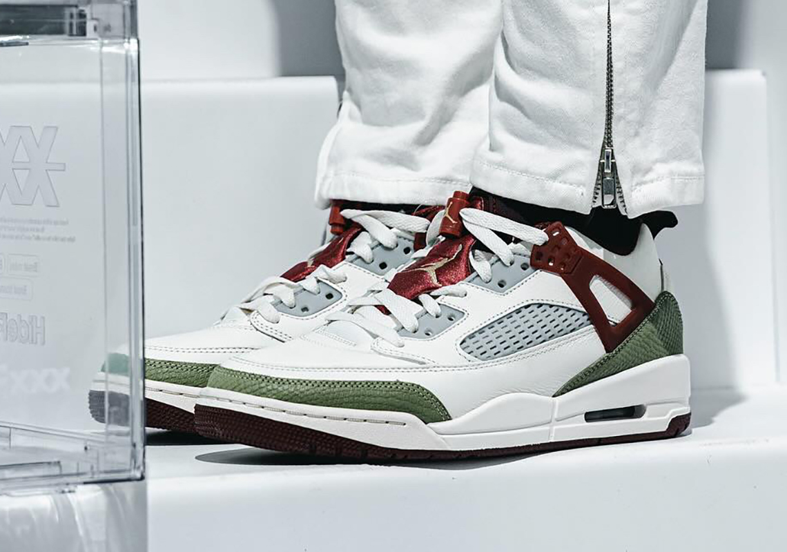 Jordan Spizike Low 'Năm Rồng': Sự Quay Lại Đỉnh Cao Cho Xu Hướng Năm Mới 2024 - 2