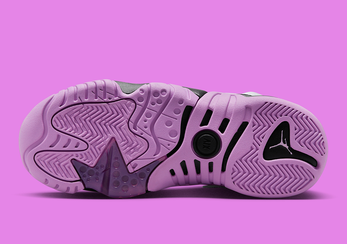 Jordan Two tham gia vào làn sóng điểm nhấn vừa đủ nho - 6