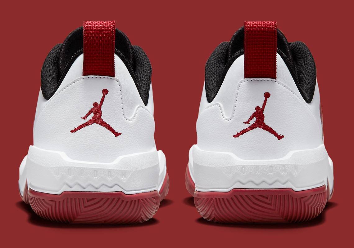 Jordan Westbrook One Take 4 'Burgundy': Mẫu giày mới với sự kết hợp màu sắc độc đáo - 4