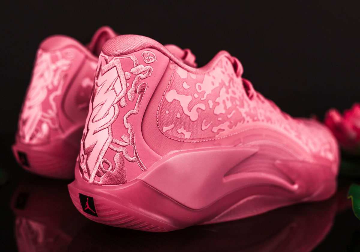 Jordan Zion 3 Pink Lotus: Sự - 1