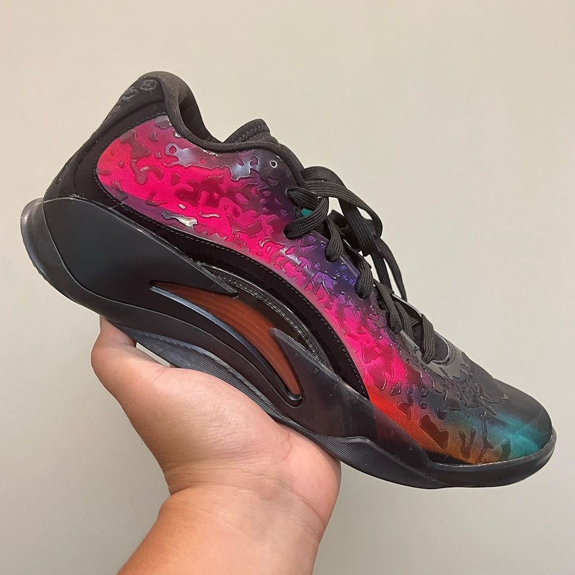 Jordan Zion 3 Sanctuary: Phiên bản mới với gam màu lấy cảm hứng từ kính màu sắc độc đáo | Sự chờ đợi cho ngày ra mắt! - 2