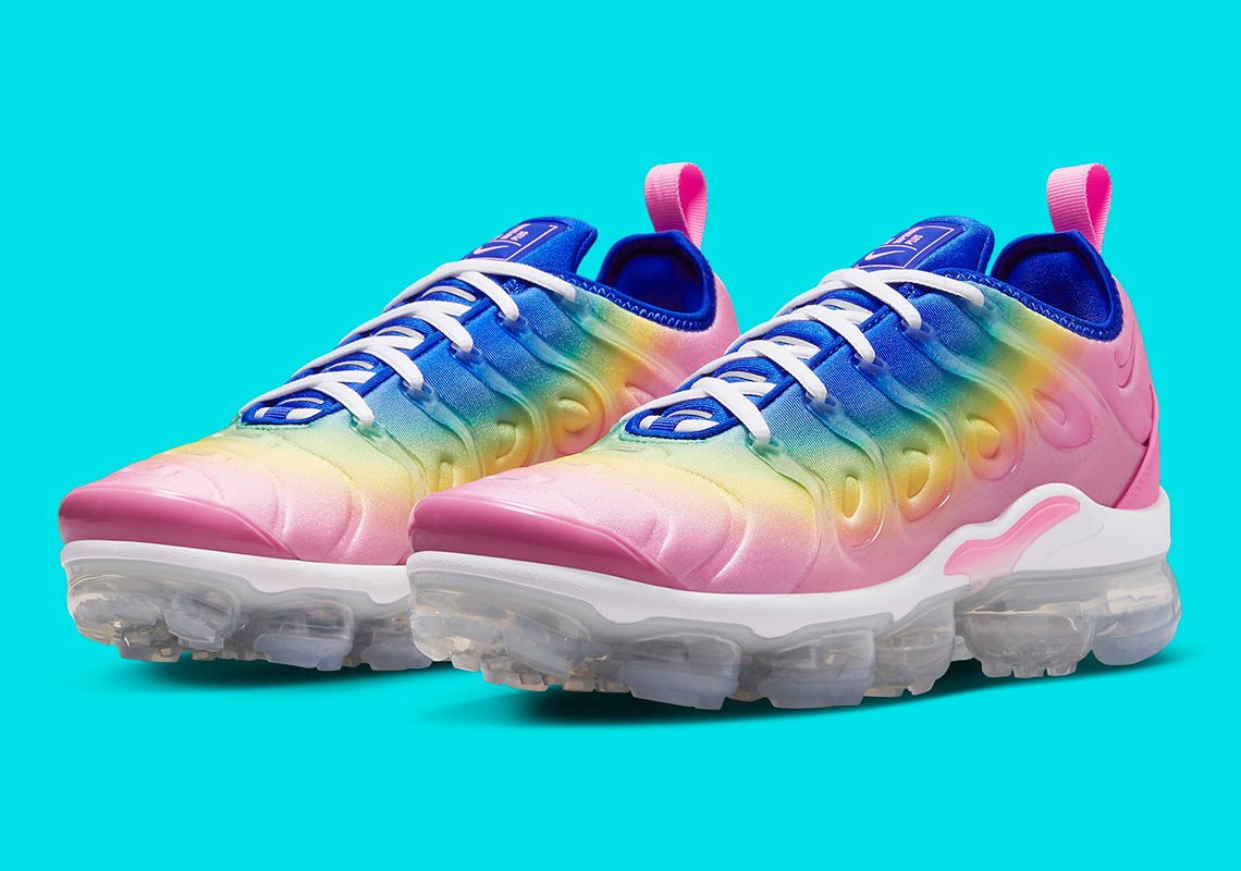 Kẹo bông nhiều màu phủ lên Nike Vapormax Plus - 1