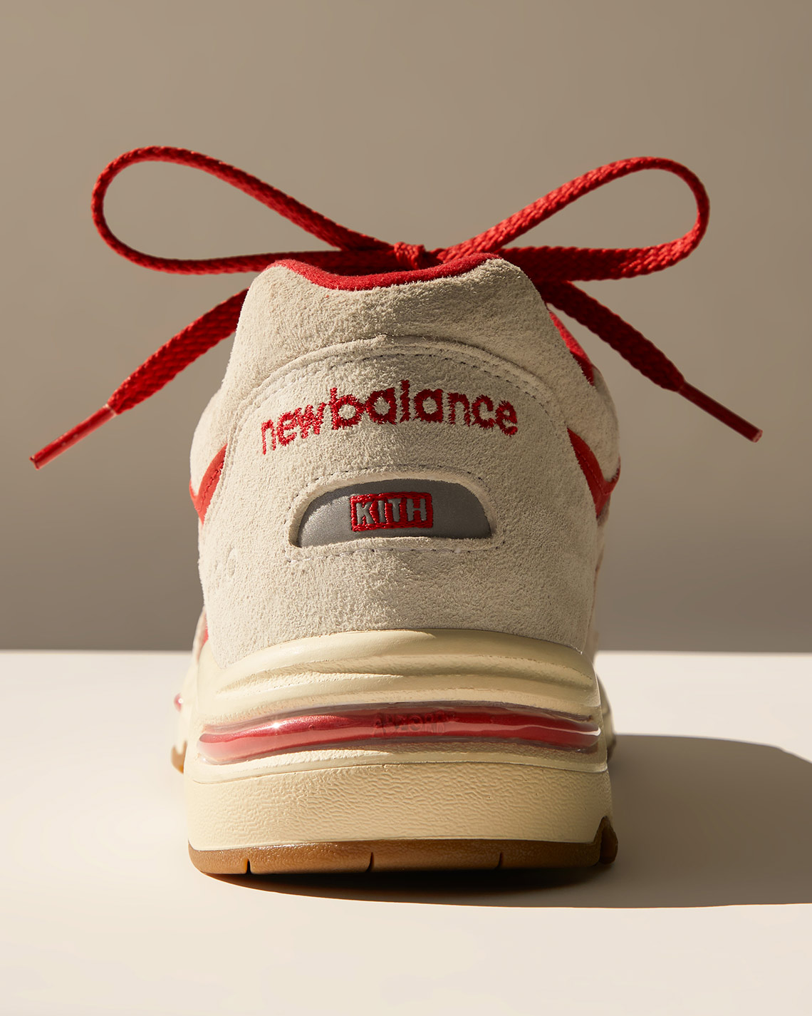 KITH và New Balance 1700: Sự Kết Hợp Độc Đáo Cho Toronto - 10