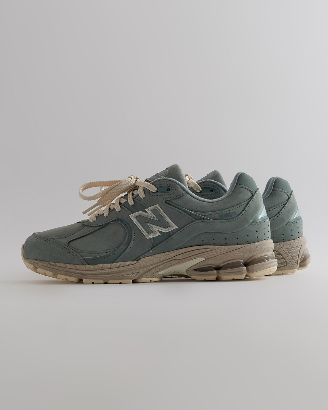 Kith x New Balance 993 và 2002r Pistachio phát hành vào ngày 23/11/2022 - 13