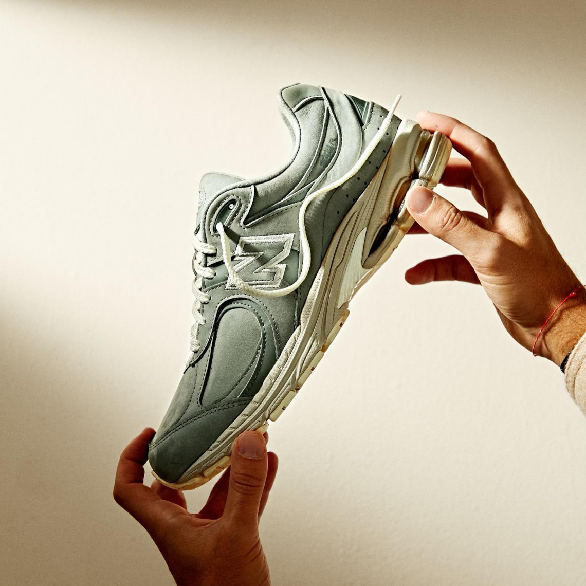 Kith x New Balance 993 và 2002r Pistachio phát hành vào ngày 23/11/2022 - 18