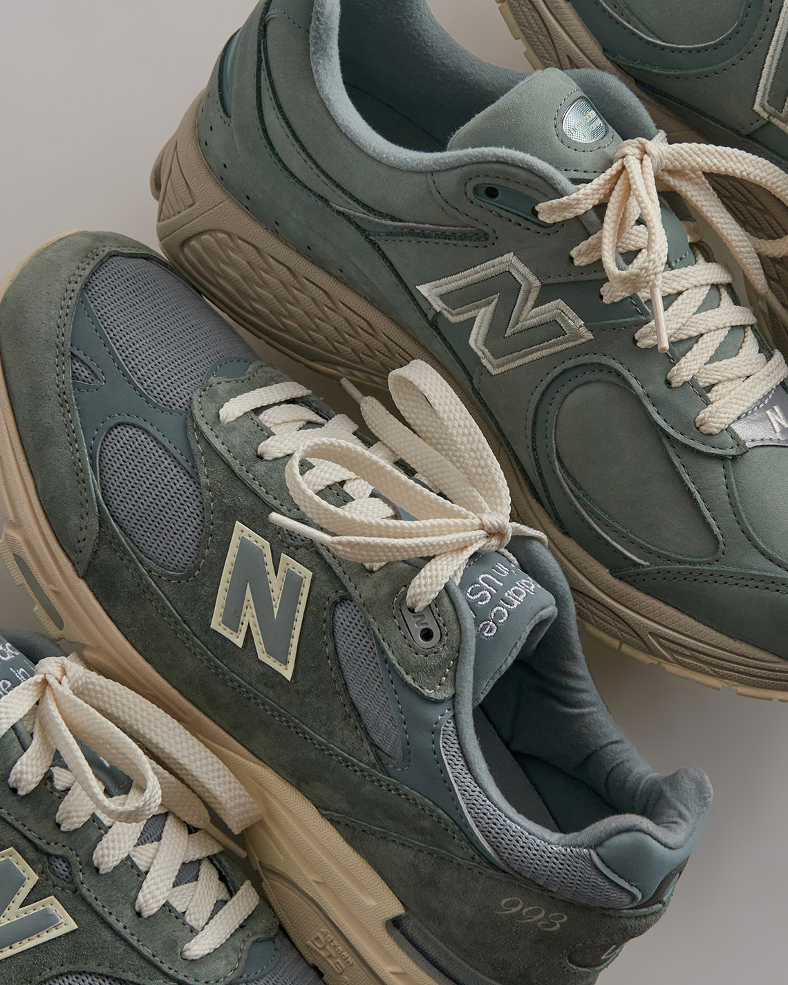 Kith x New Balance 993 và 2002r Pistachio phát hành vào ngày 23/11/2022 - 3