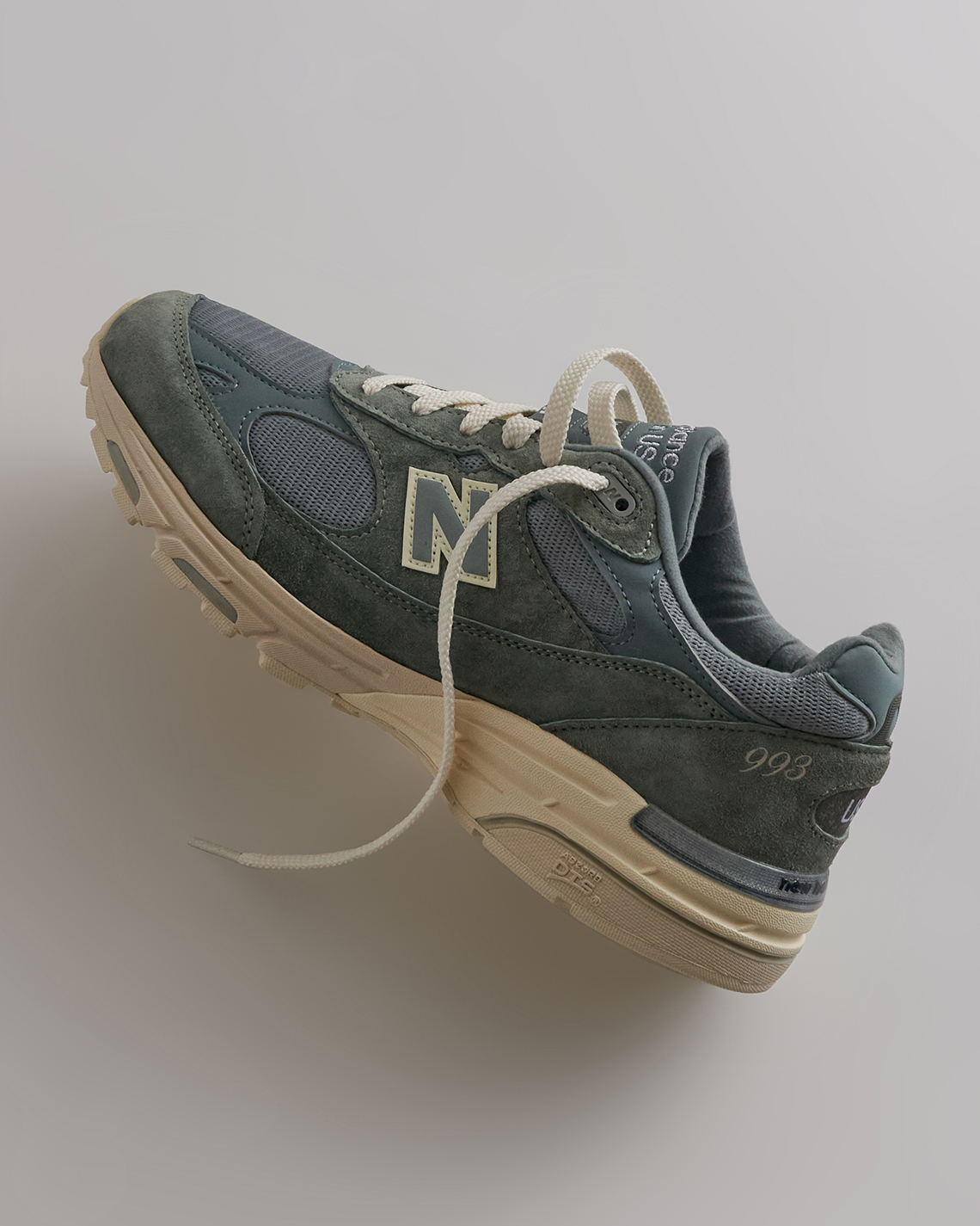 Kith x New Balance 993 và 2002r Pistachio phát hành vào ngày 23/11/2022 - 6