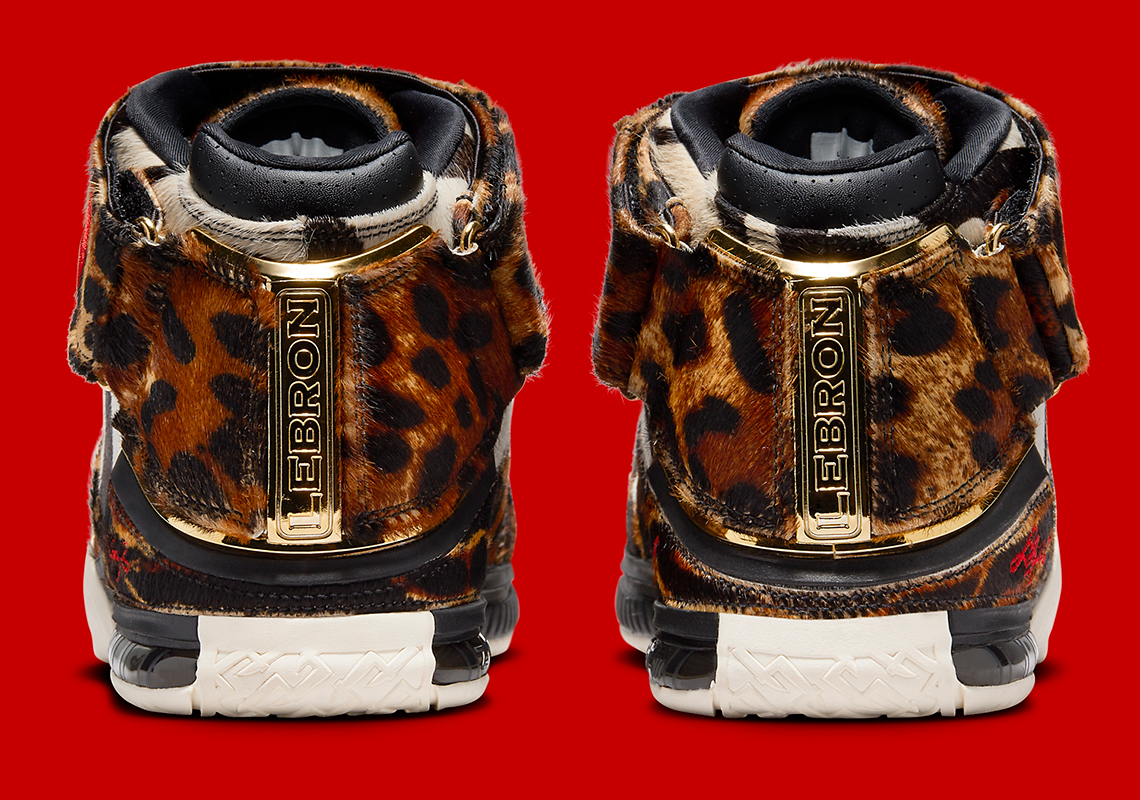 LeBron 2 'Beast': Mẫu Giày Thể Hiện Phong Cách Độc Đáo Sắp Ra Mắt - 13