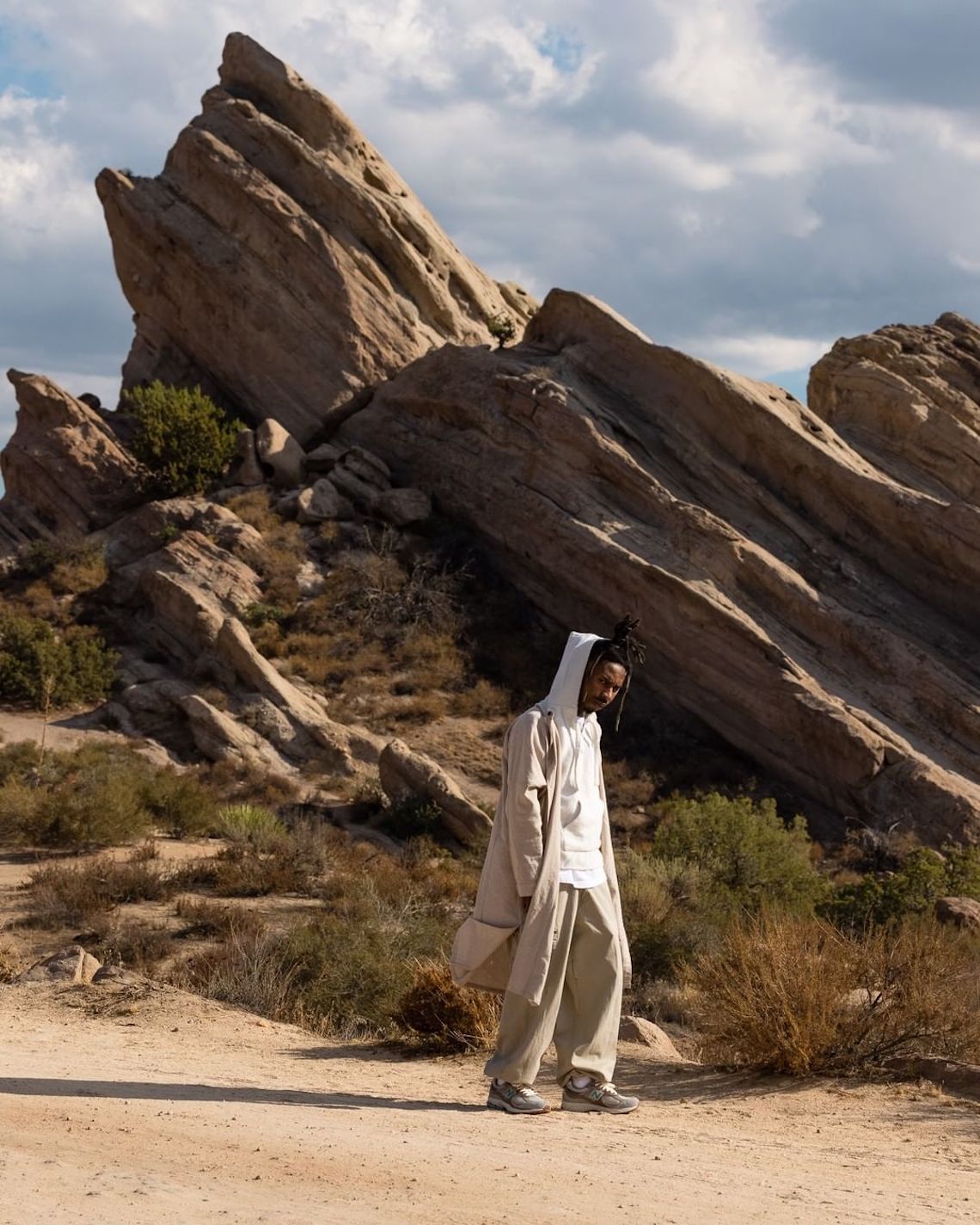 Lộ diện hình ảnh của mẫu sneaker atmos x New Balance 2002R Oasis - 13