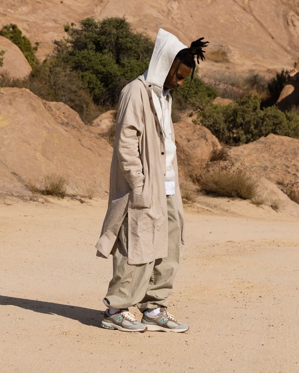 Lộ diện hình ảnh của mẫu sneaker atmos x New Balance 2002R Oasis - 8