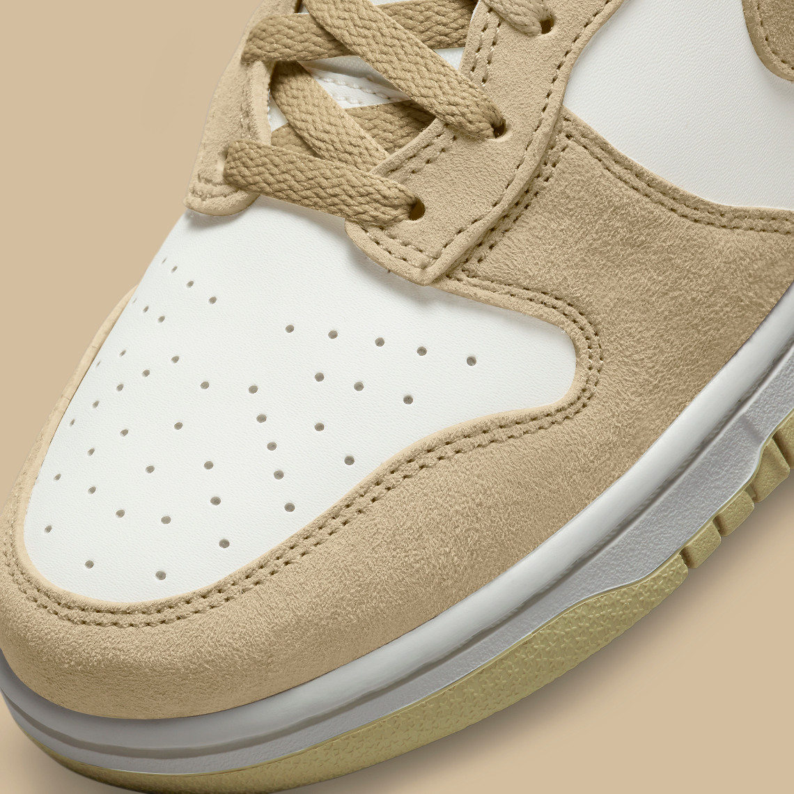 Lộ diện một số hình ảnh của mẫu giày Nike Dunk High White/Tan - 7