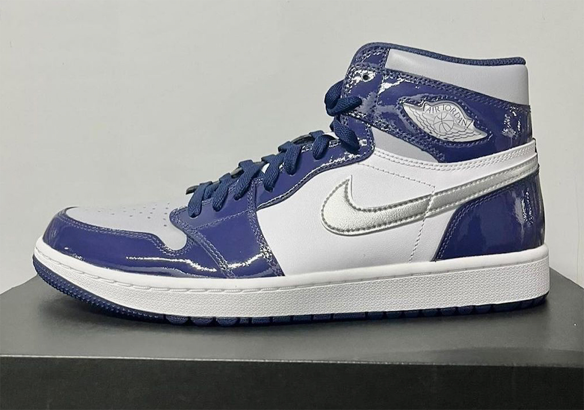 Lộ diện những hình ảnh đầu tiên của đôi giày Air Jordan 1 High Golf "Navy Navy"