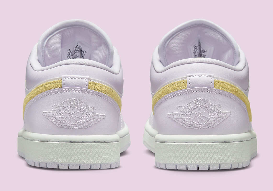 Logo Nike màu vàng làm nổi bật đôi giày sneaker Air Jordan 1 Low WMNS Purple Yellow - 5