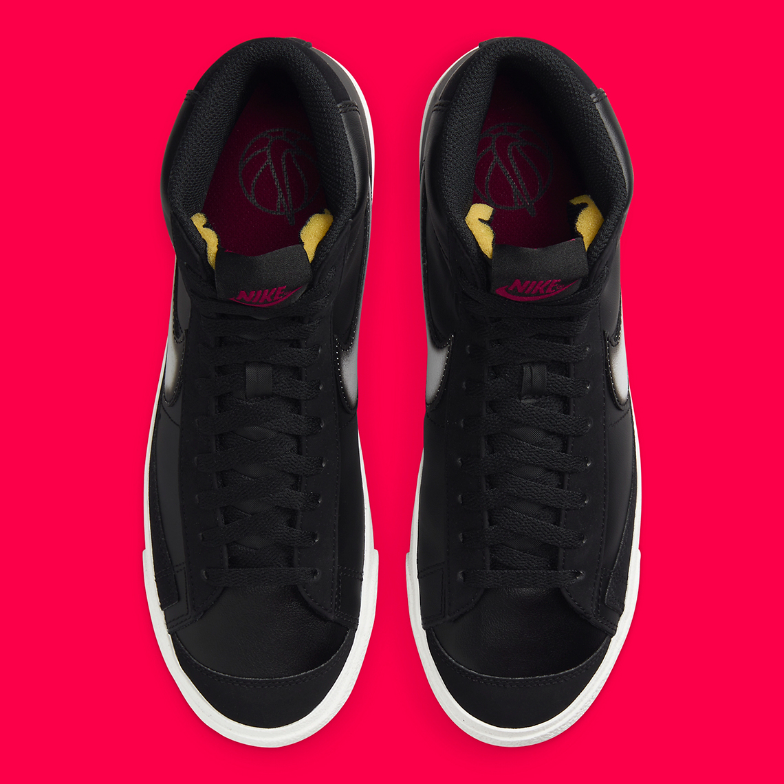 Logo Swoosh được phun sơn ngắt quãng trên phiên bản Nike Blazer Mid '77 màu đen lịch lãm này - 4