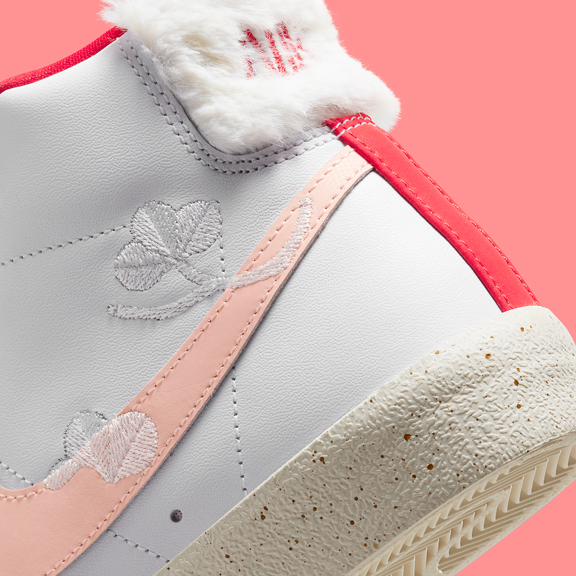 Lông thỏ giả tô điểm cho Nike Blazer Mid '77 Leap High - 9