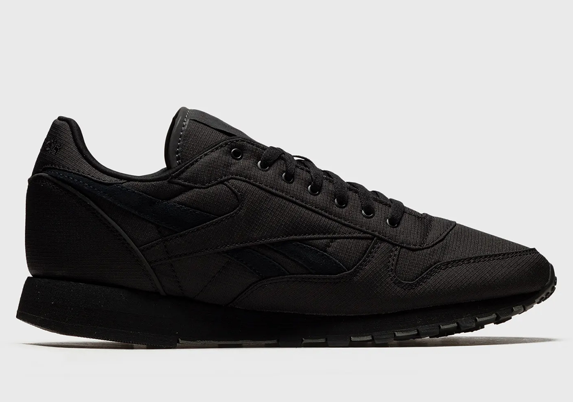 Maharishi Reebok Classic Leather được chế tạo gần như hoàn toàn bằng màu đen - 4