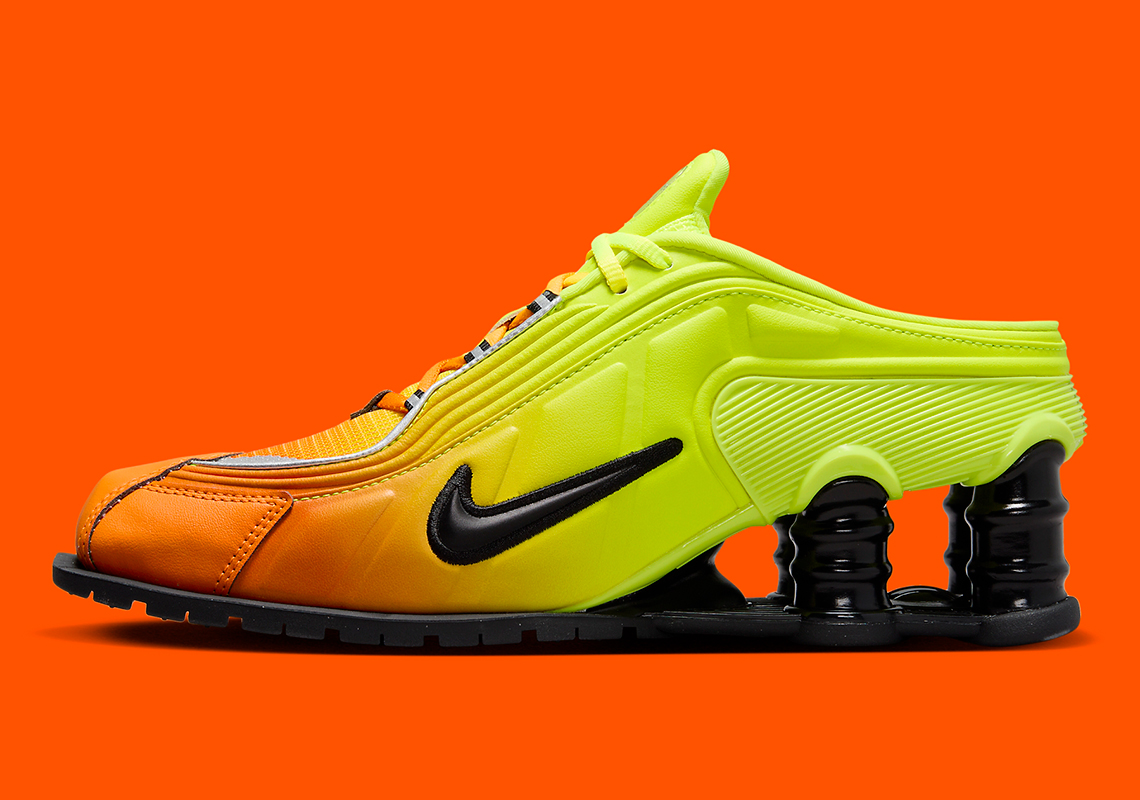Martine Rose x Nike Shox Mule MR 4 Safety Orange: Sự kết hợp độc đáo giữa thời trang và sự tiện ích - 2