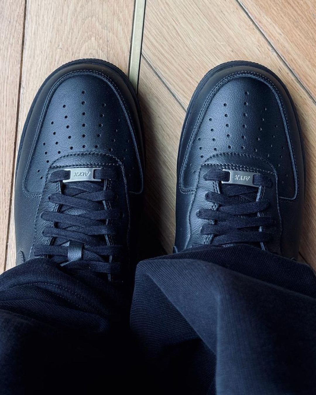 Matthew M. Williams và Nike Hợp Tác Trên Bộ Đôi Nike Air Force 1 Độc Đáo - 7