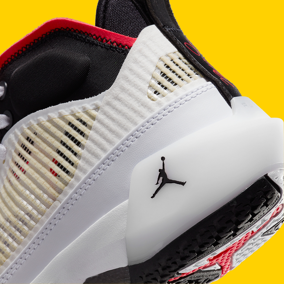 Mẫu Air Jordan 37 mang những điểm nhấn Cardinal cổ điển - 8