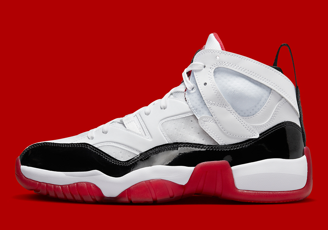 Màu "Bred" và "Concord" cổ điển hợp nhất trên Jordan Two Trey